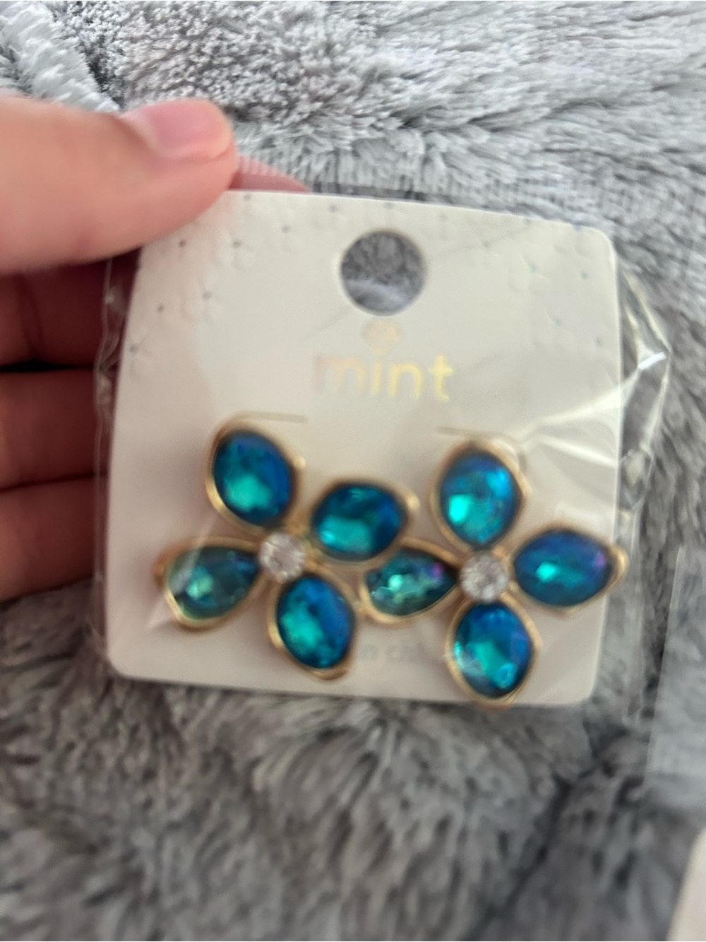 5/$25 Mint Teal Blue Flower Crystal Earrings